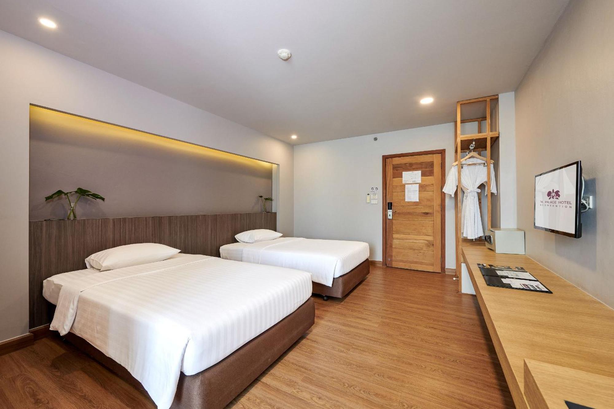 Tk Palace Hotel & Convention Бангкок Экстерьер фото