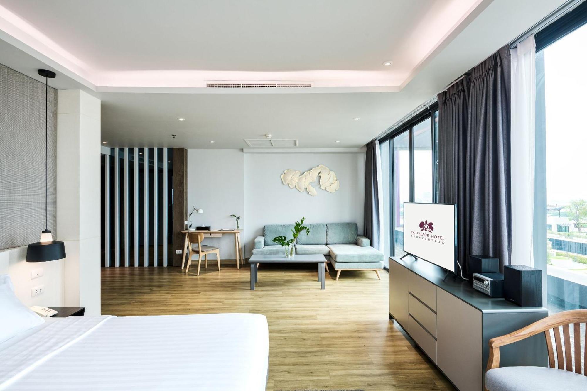 Tk Palace Hotel & Convention Бангкок Экстерьер фото