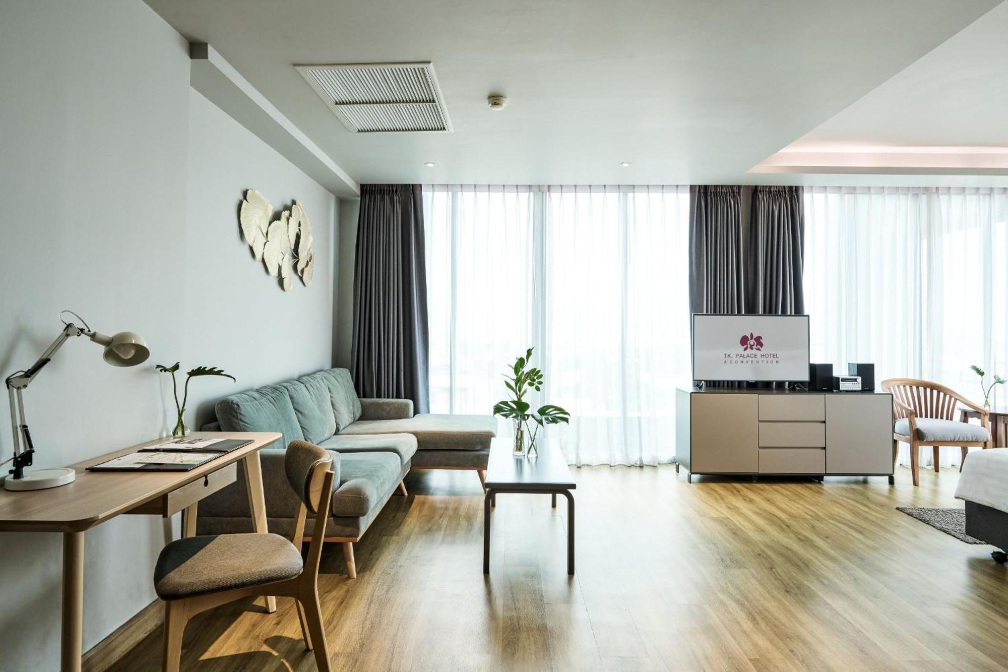 Tk Palace Hotel & Convention Бангкок Экстерьер фото