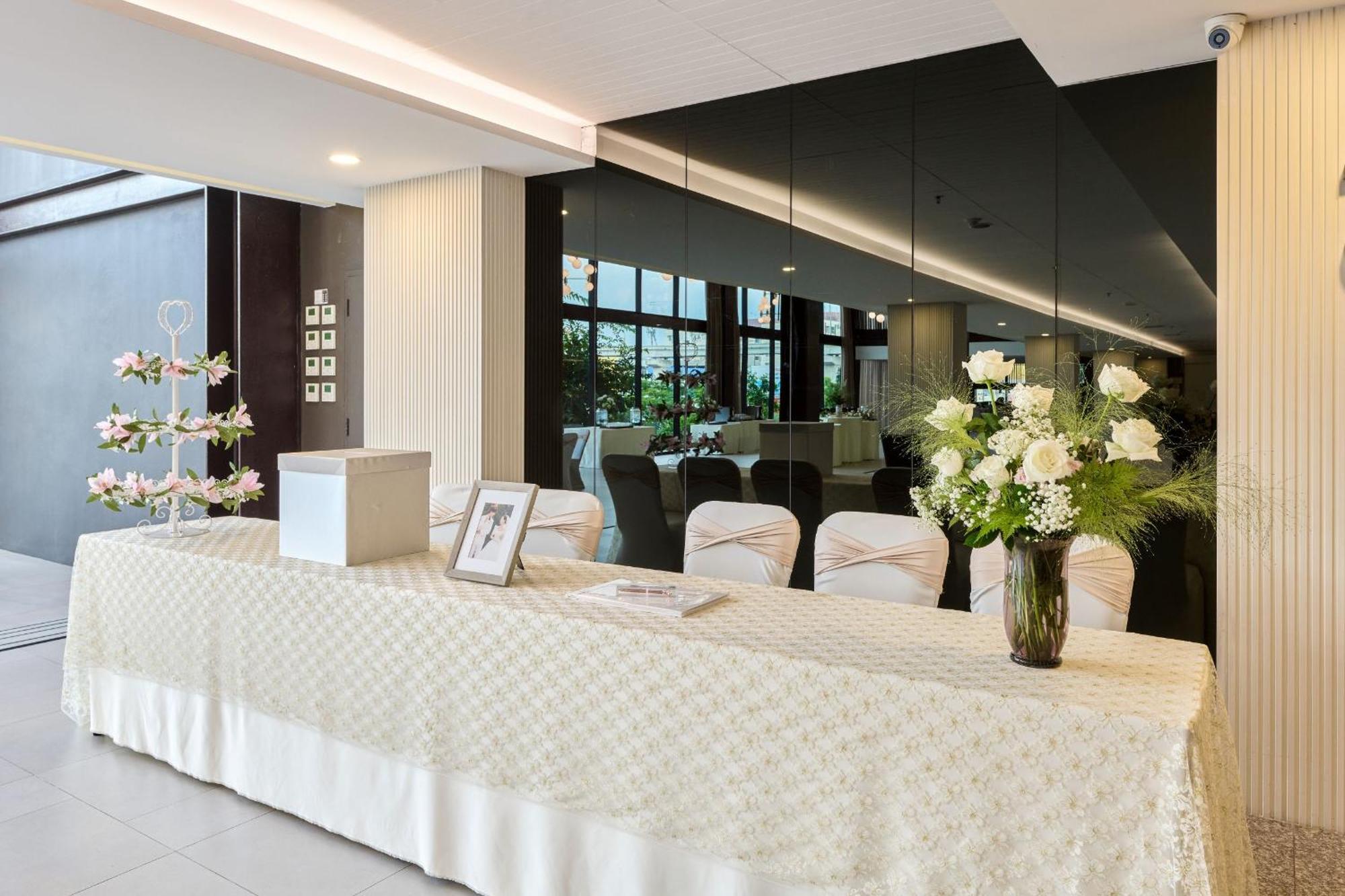 Tk Palace Hotel & Convention Бангкок Экстерьер фото